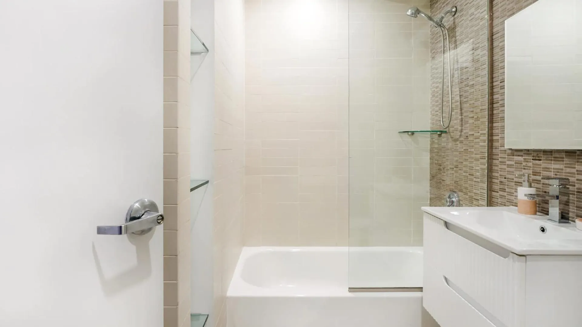 Apartment 809-2A Gorgeous 1Br New W&D Modern Best Location New York United States