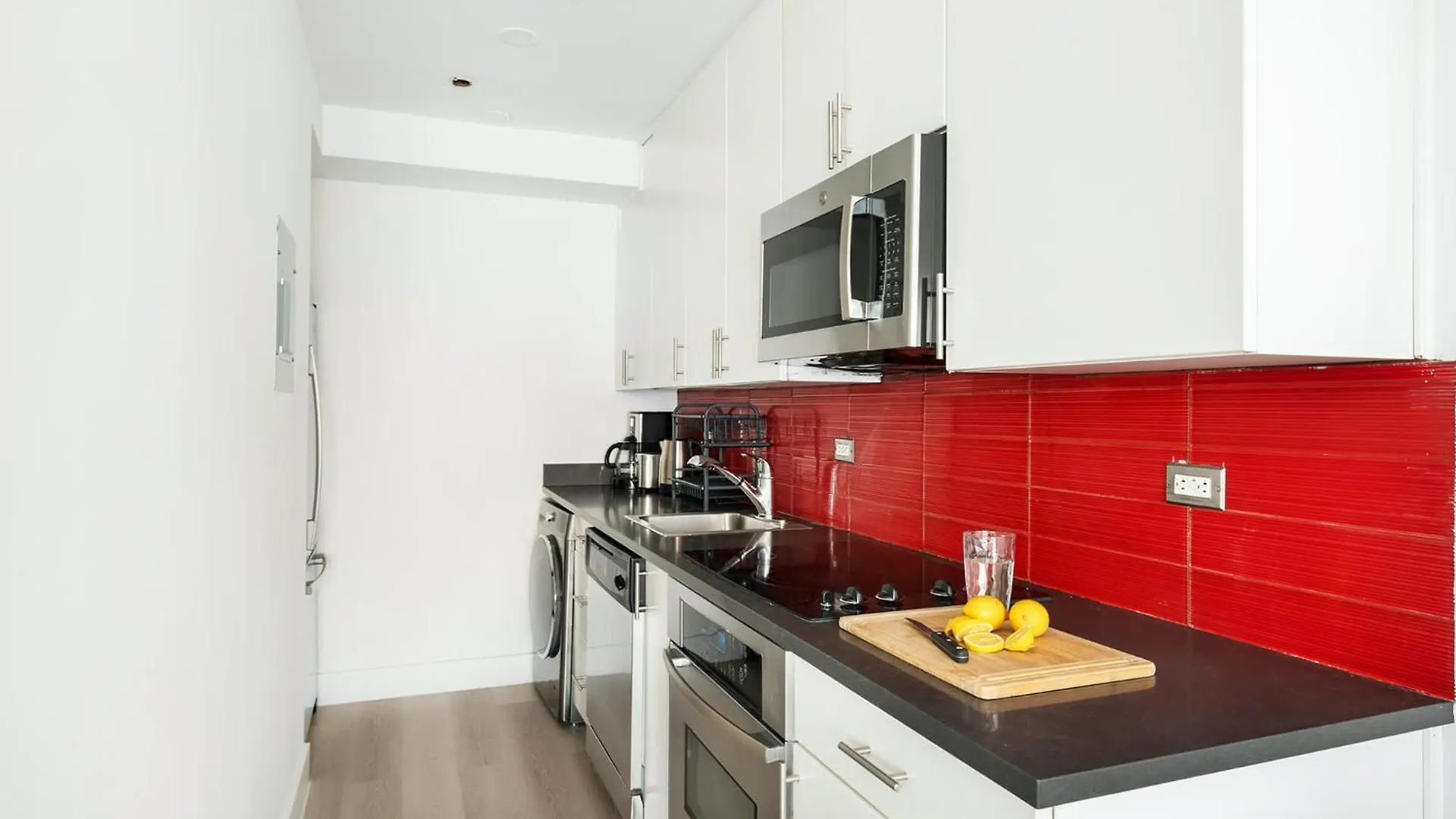 809-2A Gorgeous 1Br New W&D Modern Best Location New York Apartment