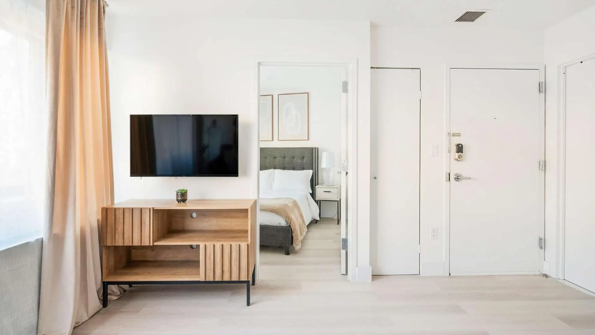 Apartment 809-2A Gorgeous 1Br New W&D Modern Best Location New York
