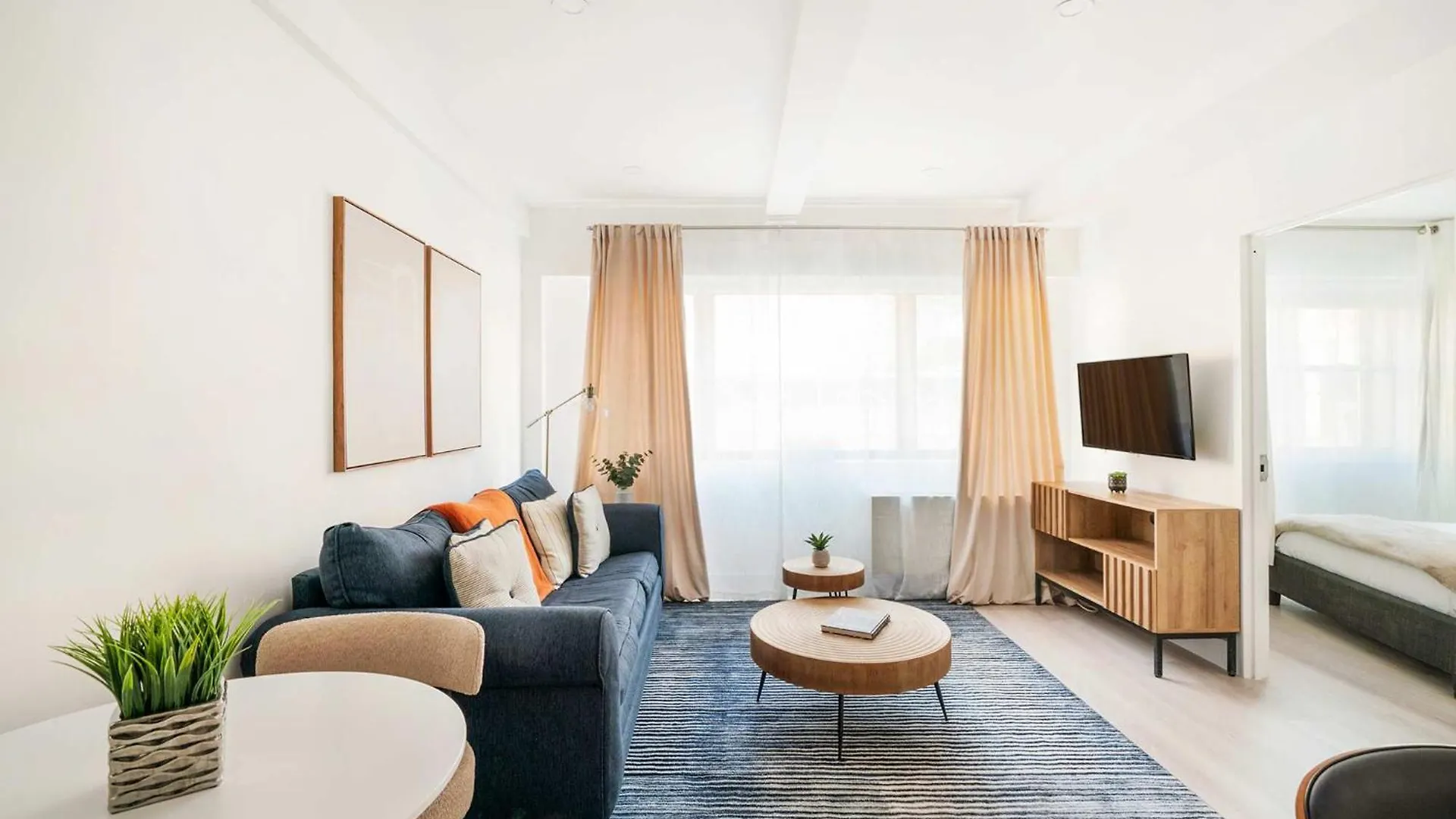 809-2A Gorgeous 1Br New W&D Modern Best Location New York